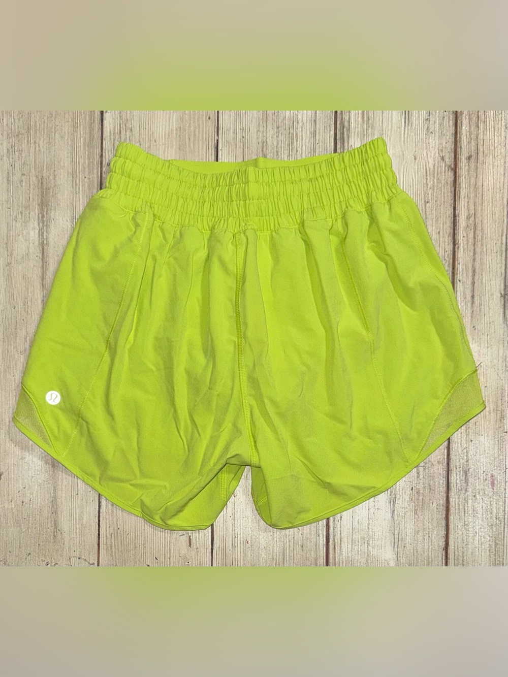 Lululemon Hotty Hot shorts size 2 high rise 4” light yellow green